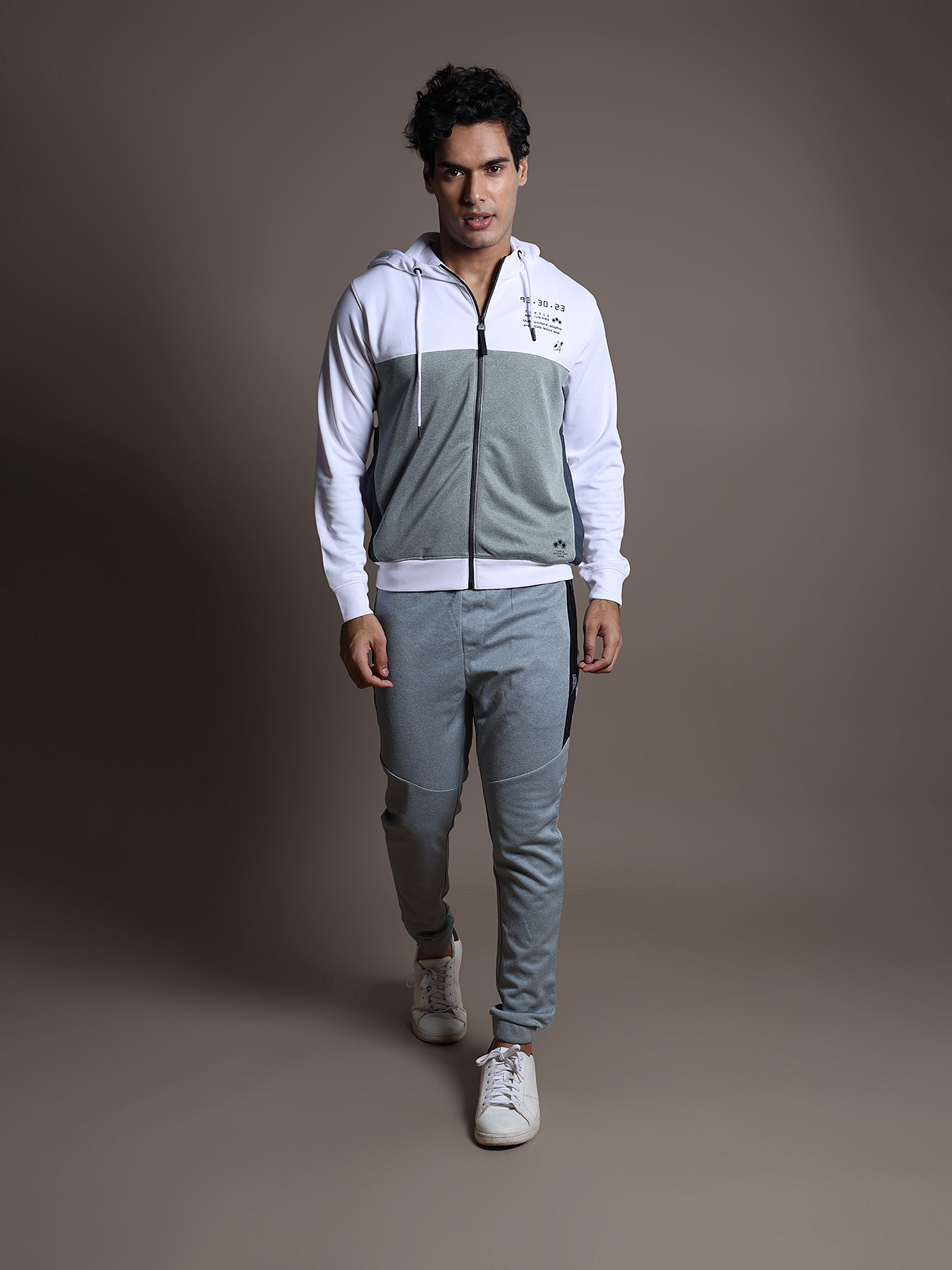 Polyester Light Grey Printed Regular Fit Full Sleeve Casual Sweatshirt