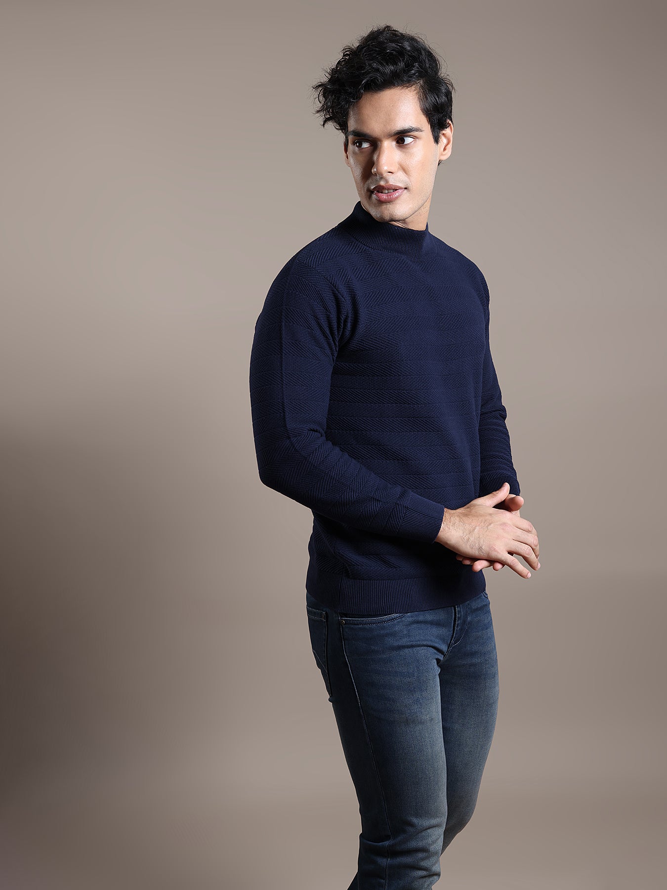 Knitted Navy Blue Plain Regular Fit Full Sleeve Casual Pullover