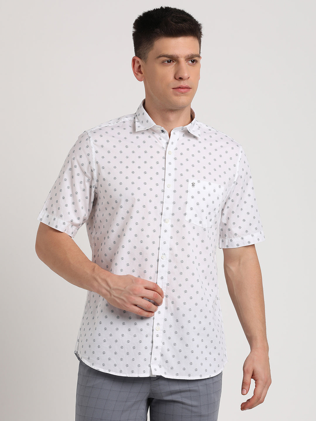 100% Cotton White Printed Slim Fit Half Sleeve Casual Shirt