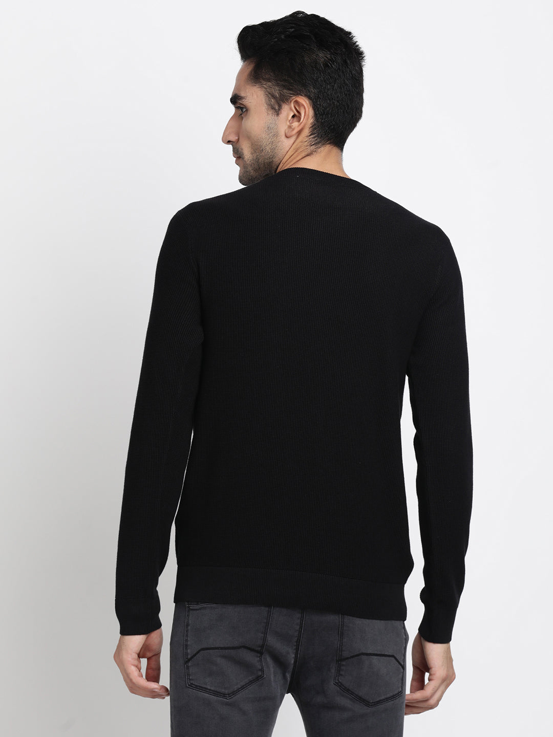 Knitted Black Plain Regular Fit Full Sleeve Casual Pull Over