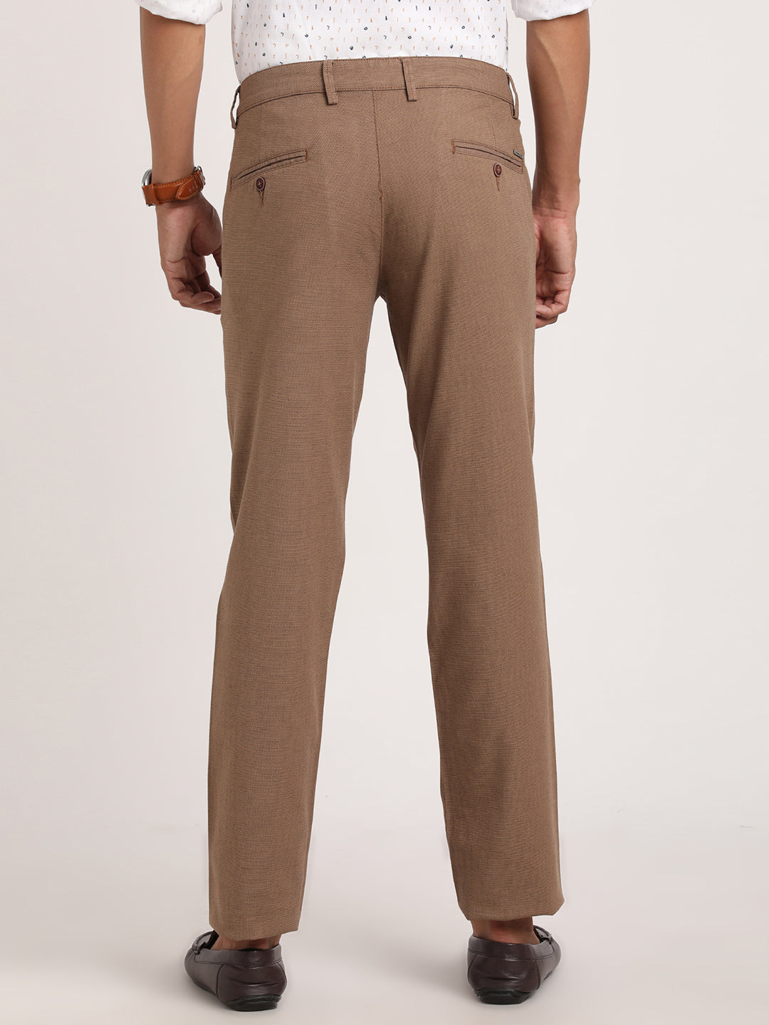 Casual Comfort, Refined Style: Embracing the Charm of Chino Trousers