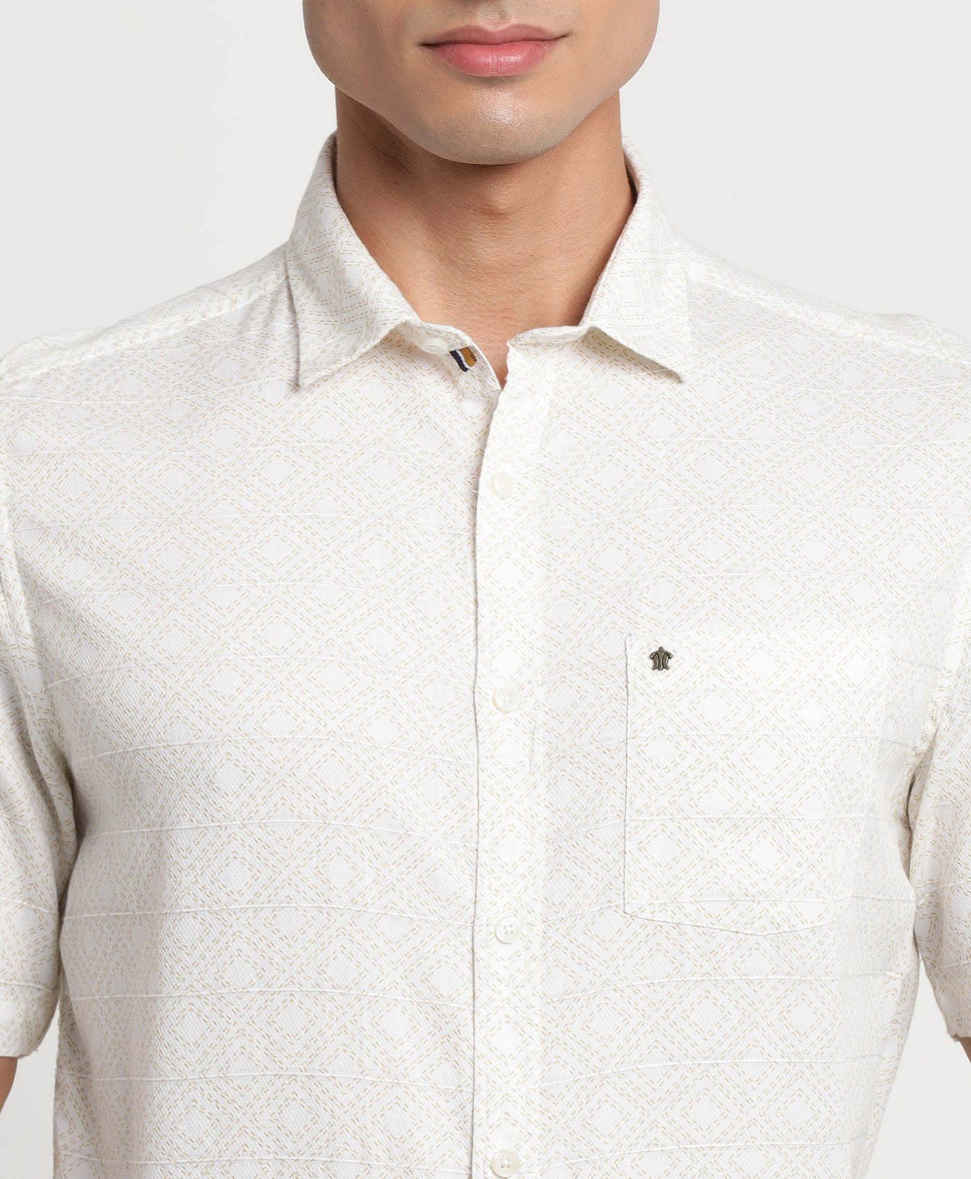 100% Cotton White Printed Slim Fit Half Sleeve Casual Shirt