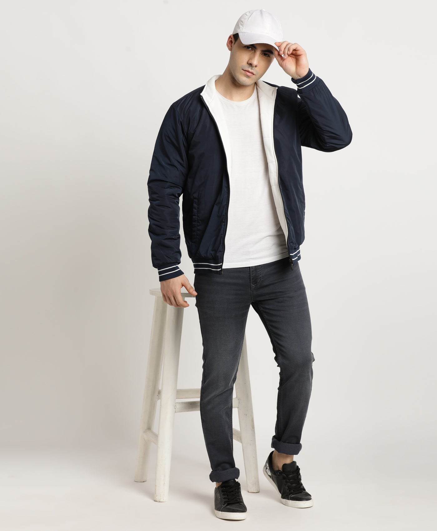 Knitted White-Navy Plain Regular Fit Full Sleeve Casual Reversible Wind Cheater