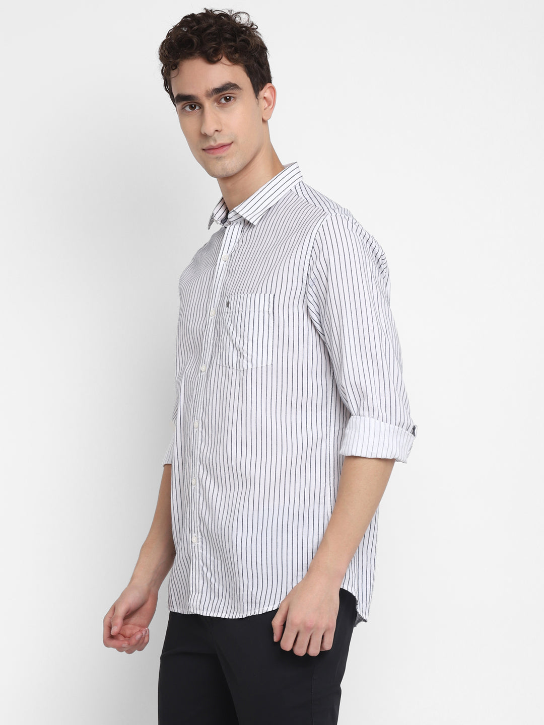 Stiped White & Black Slim Fit  Casual Shirt For Men