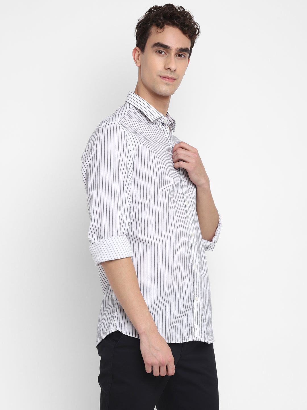 Stiped White & Black Slim Fit  Casual Shirt For Men